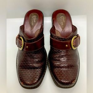 Clarks Artisan Women's Woven Buckle Mules, Burgundy Size 8